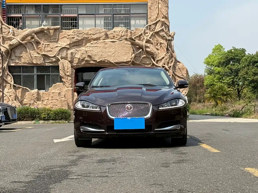 Jaguar XF 2015 — фото 2