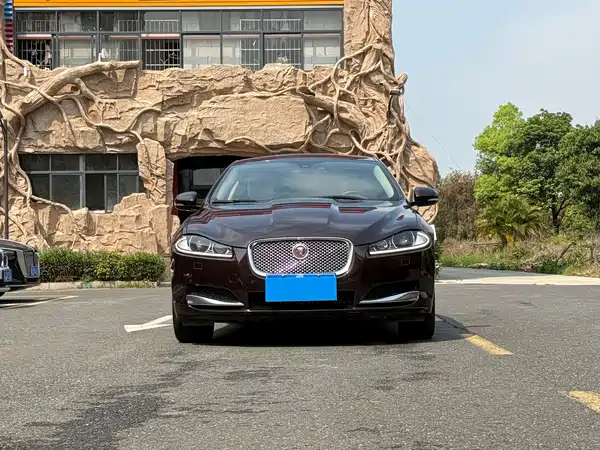 Jaguar XF 2015