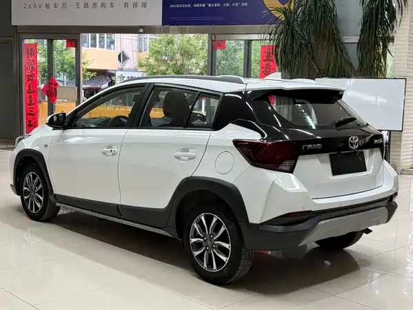 Toyota Yaris L 2022