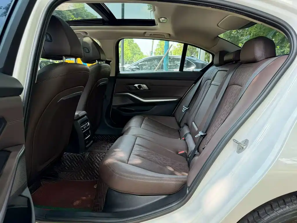 BMW 3 Series 2023