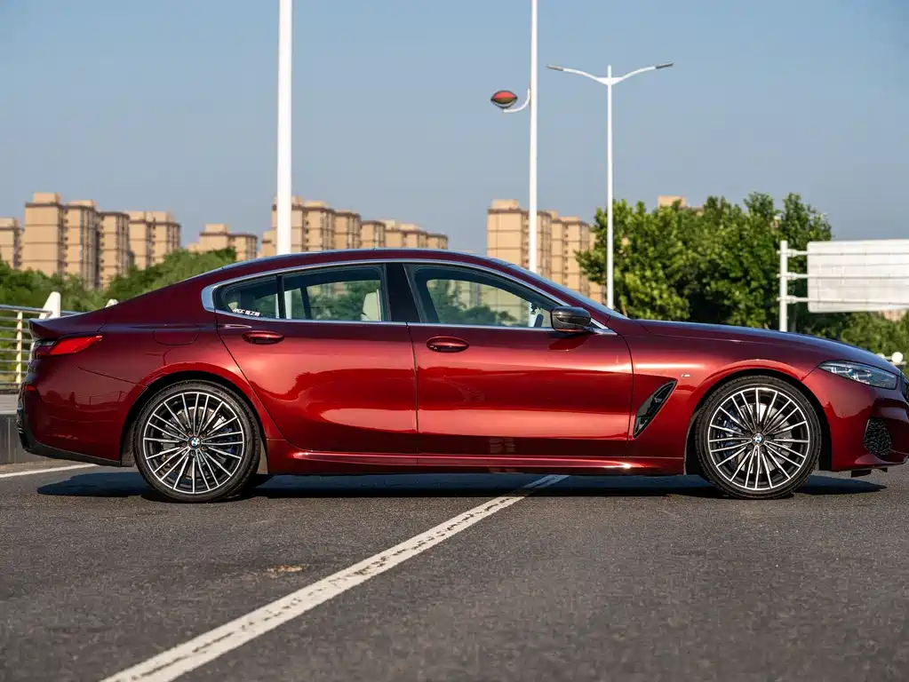 BMW 8 Series 2020 — фото 3