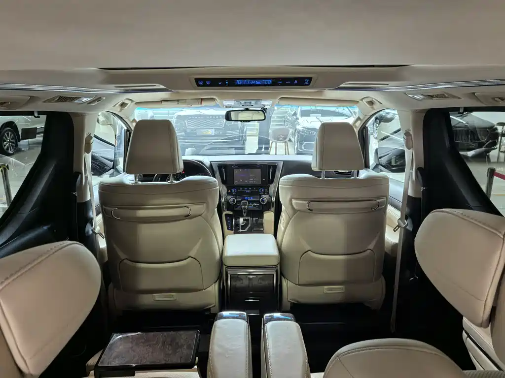 Toyota Alphard 2019 — фото 13