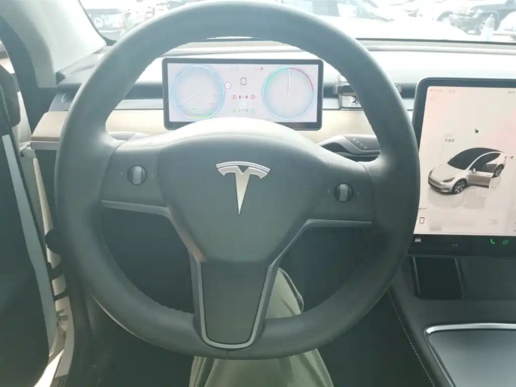 Tesla Model Y 2022 — фото 11