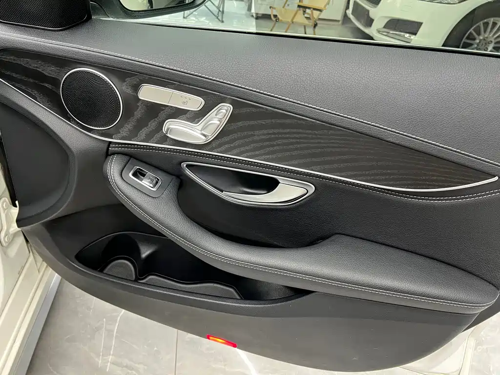 Mercedes-Benz C-Class 2019 — фото 14