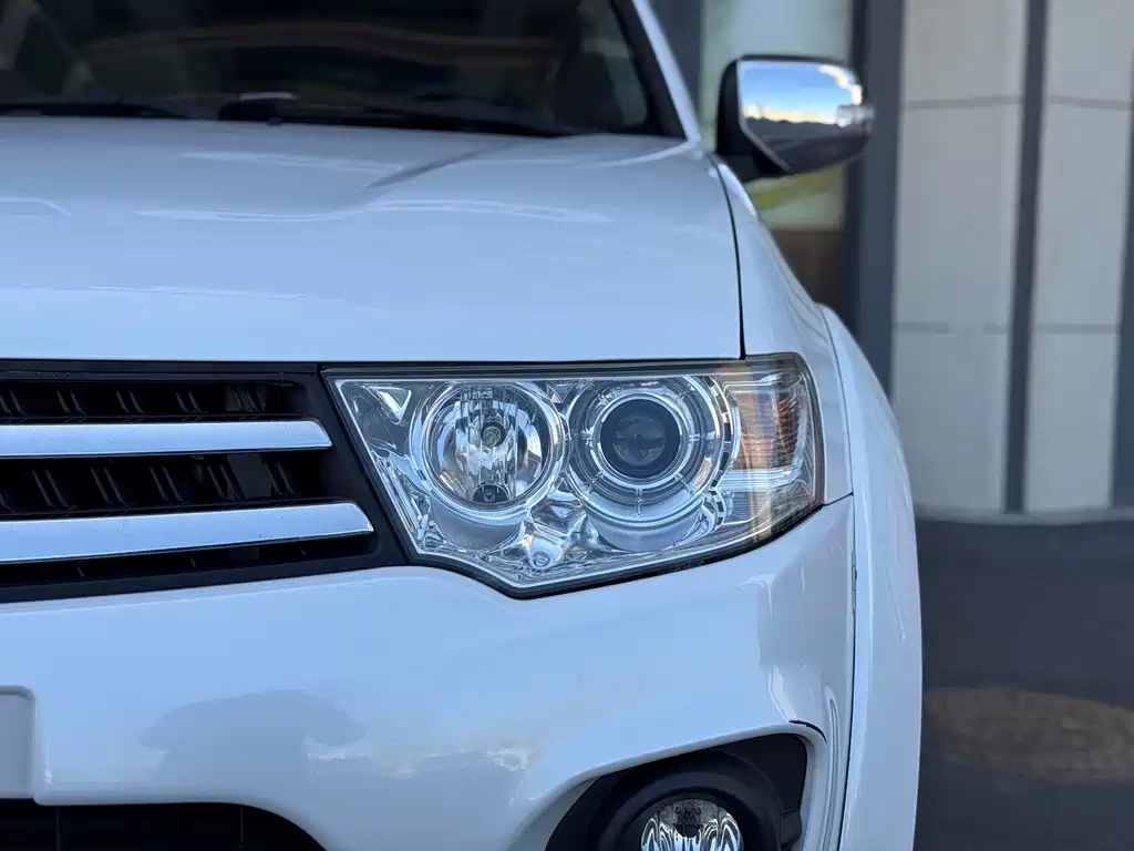 Mitsubishi Pajero Sport 2015 — фото 6
