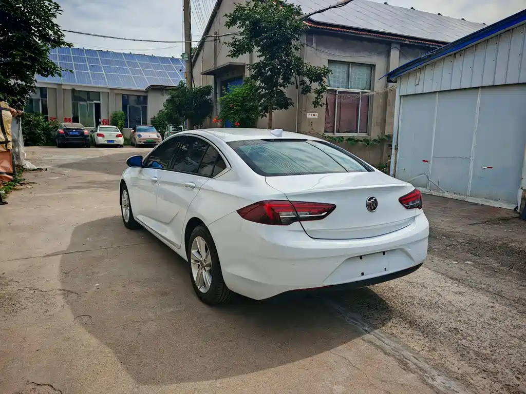 Buick Regal 2018 — фото 16