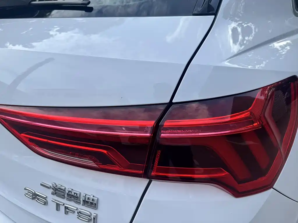 Audi Q3 2021 — фото 21