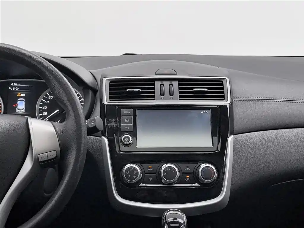 Nissan Tiida 2016 — фото 12