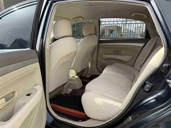 Nissan Sylphy 2012