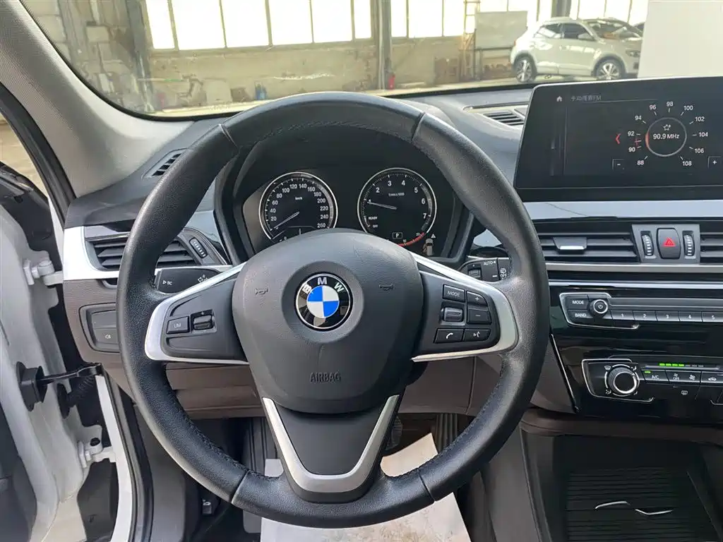 BMW X1 2021 — фото 9