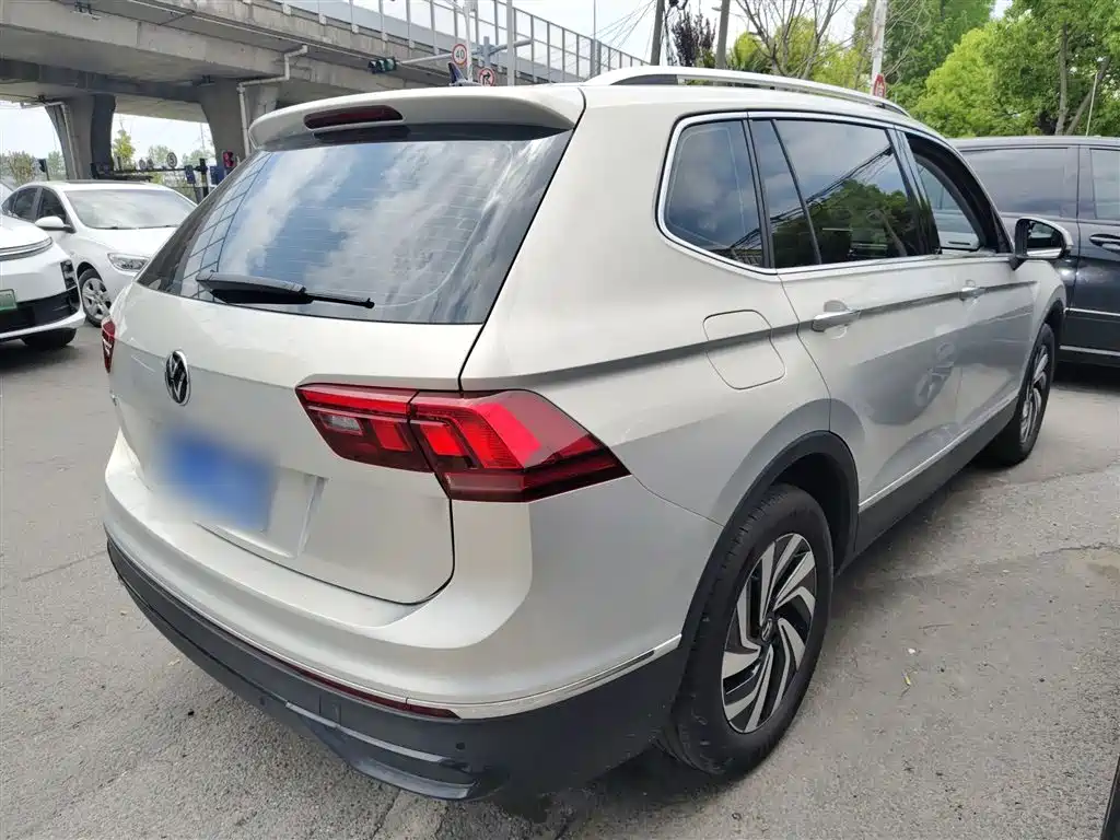 Volkswagen Tiguan L 2025 — фото 5