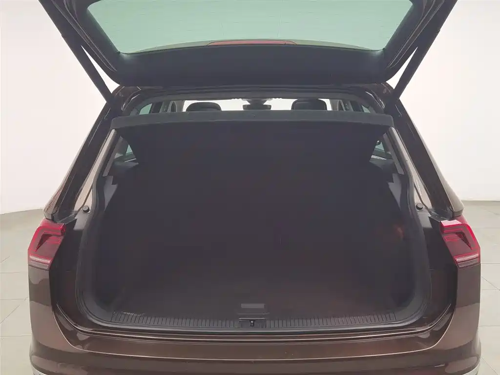 Volkswagen Tiguan 2017 — фото 16