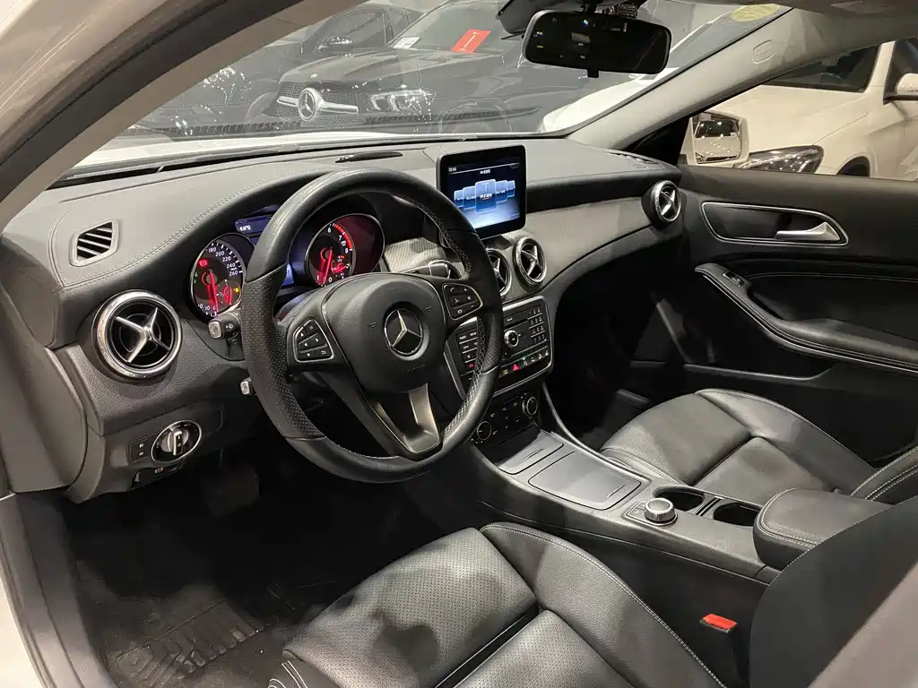 Mercedes-Benz GLA 2016