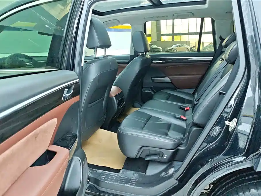 GAC Motor Trumpchi GS8 2018 — фото 11