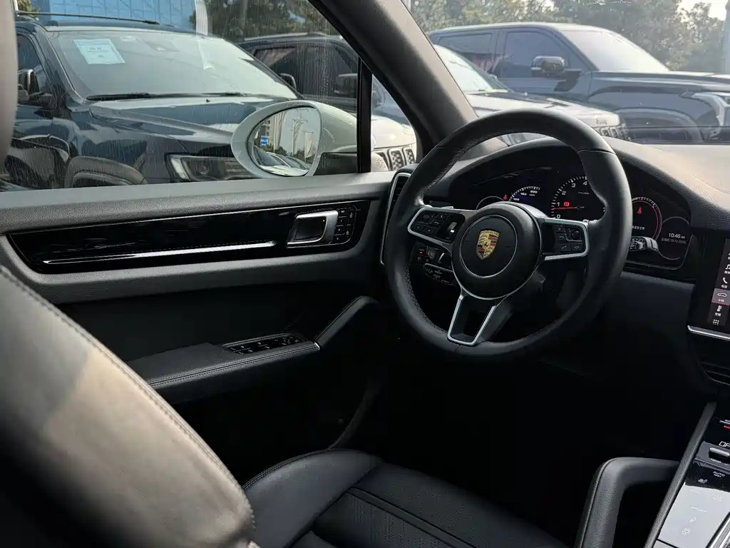 Porsche Cayenne 2021 — фото 19