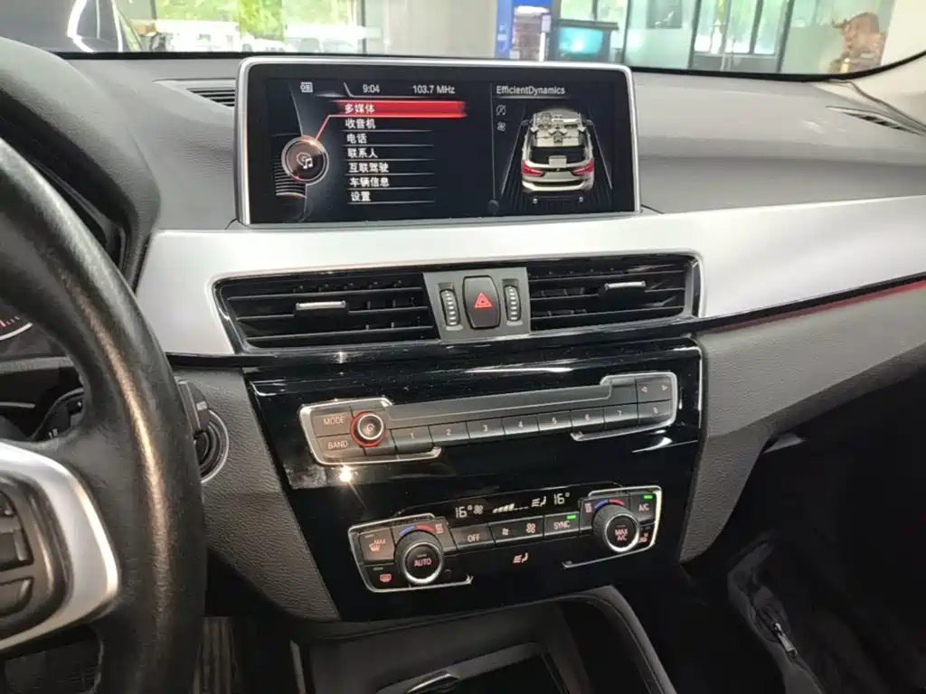 BMW X1 2017 — фото 13