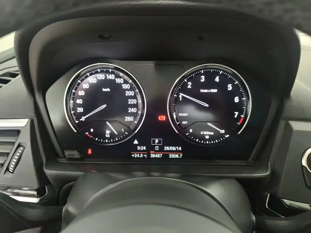 BMW 1 Series 2020 — фото 12