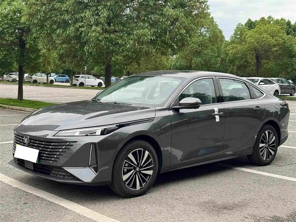 Changan Eado PHEV 2026 — фото 7