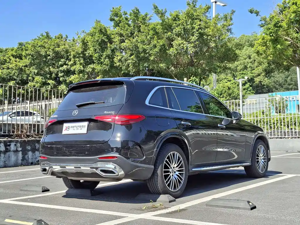 Mercedes-Benz GLC 2025