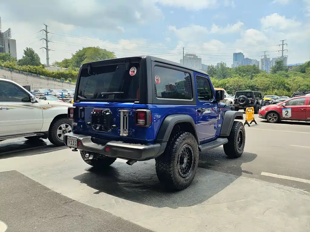 Jeep Wrangler 2020 — фото 16
