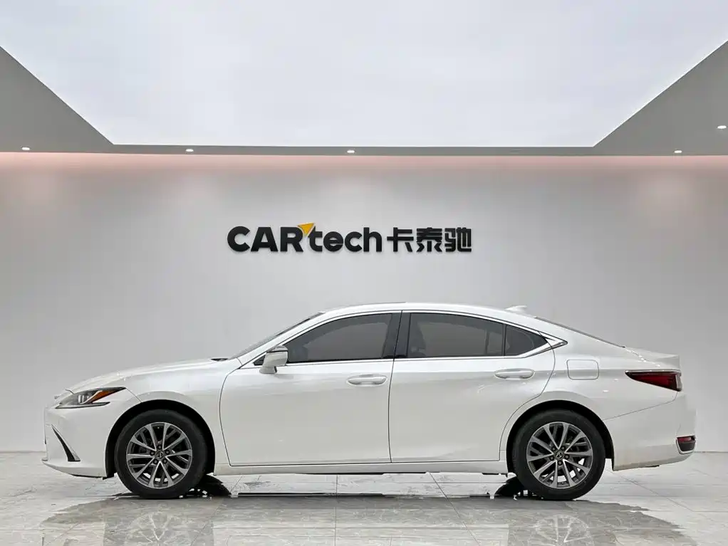 Lexus ES 2023 — фото 2