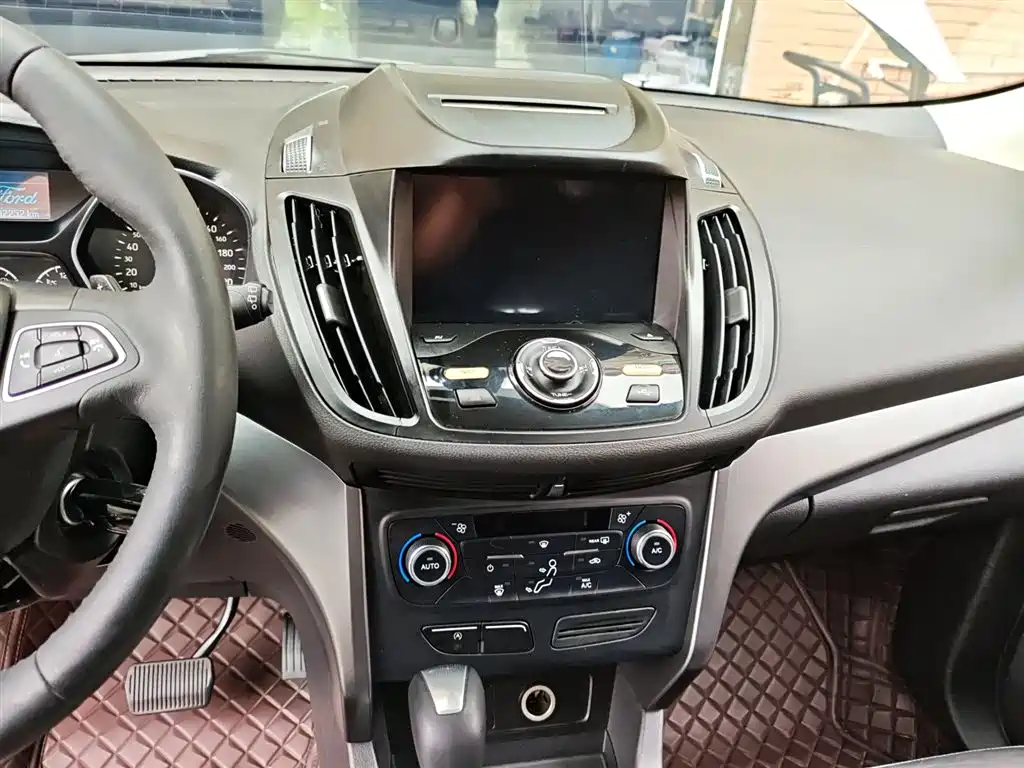 Ford Kuga 2017 — фото 13