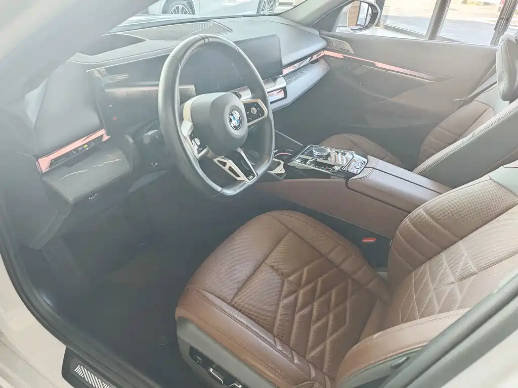 BMW 5 Series 2025