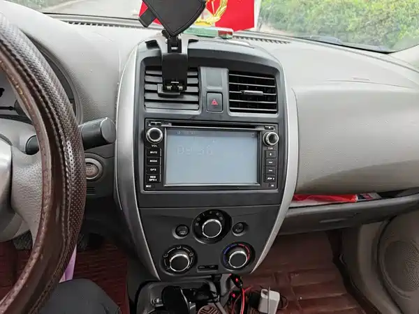Nissan Sunny 2016