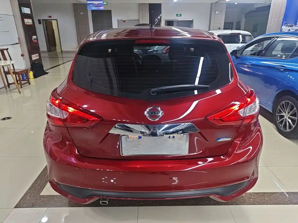 Nissan Tiida 2017 — фото 6