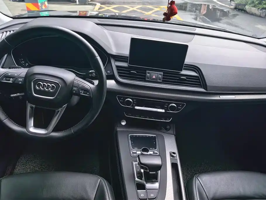 Audi Q5L 2021 — фото 12