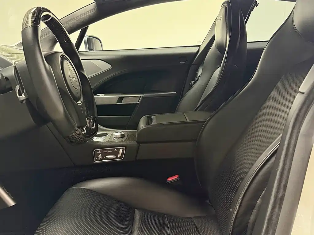 Aston Martin Rapide 2013 — фото 14