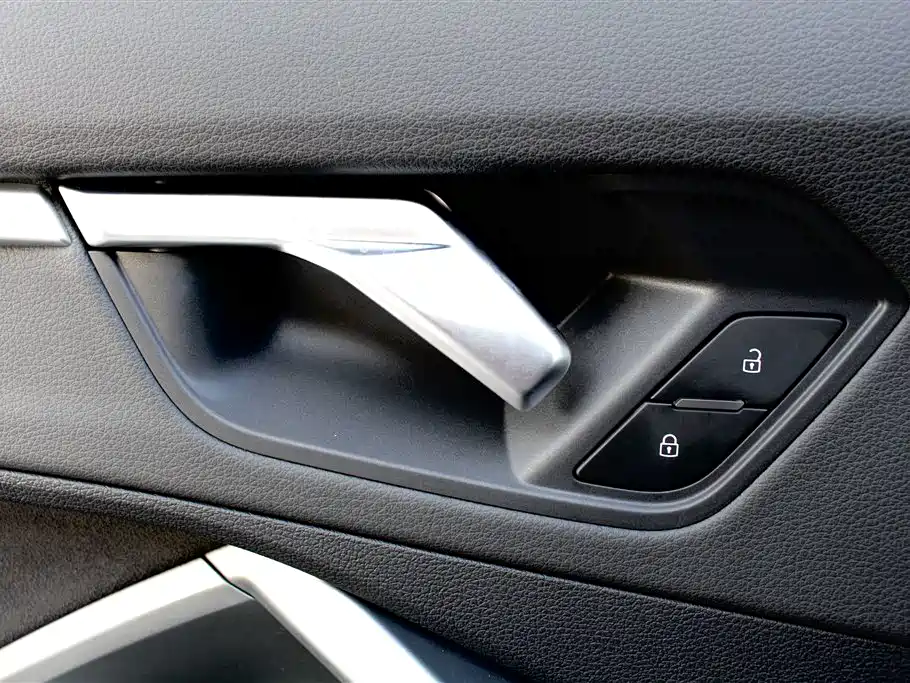 Audi Q3 2023 — фото 13