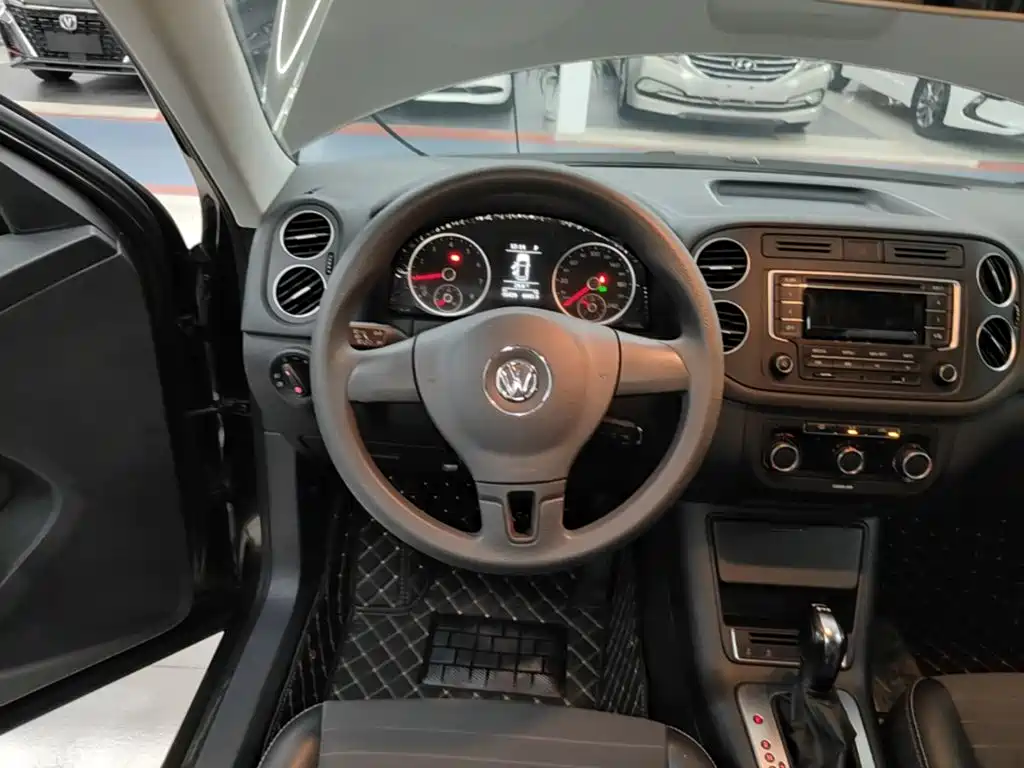 Volkswagen Tiguan 2019 — фото 11