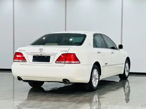 Toyota Crown 2005