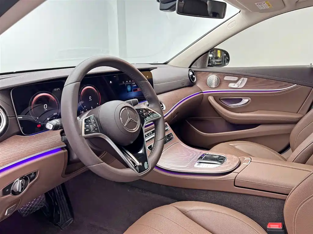 Mercedes-Benz E-Class 2023 — фото 15