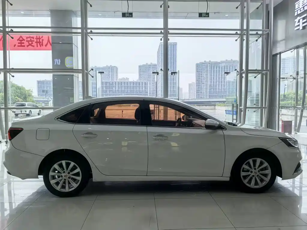 Roewe i6 New Energy 2019 — фото 11