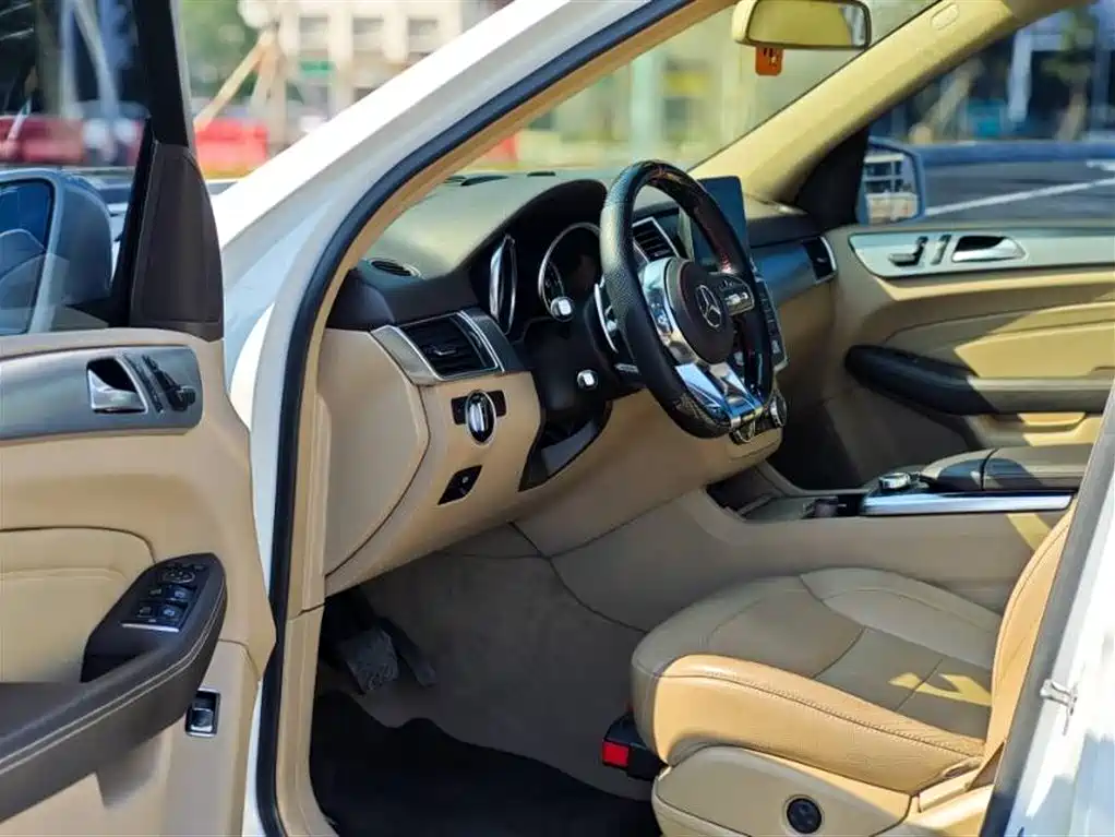 Mercedes-Benz M-Class 2015