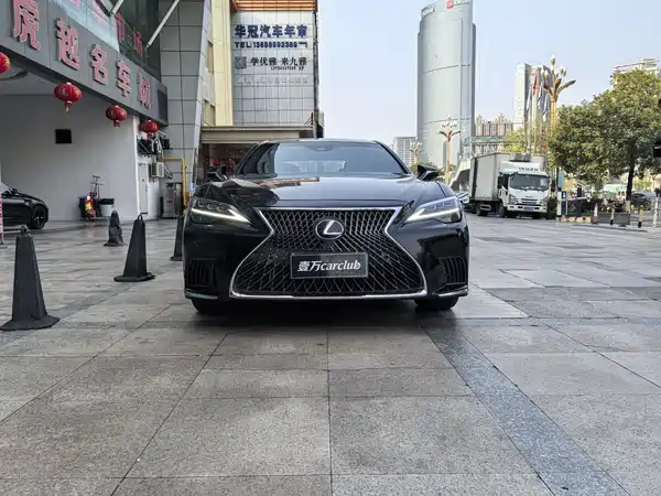 Lexus LS 2021