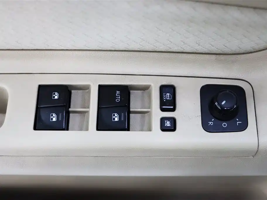 BAIC E-Series 2014 — фото 13
