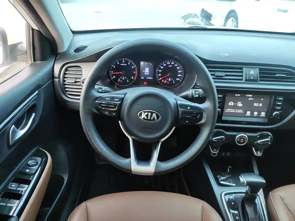 Kia KX CROSS 2018 — фото 11