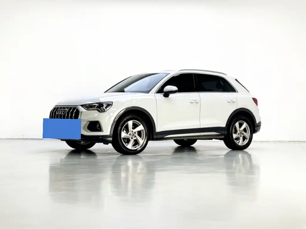 Audi Q3 2019 — фото 1