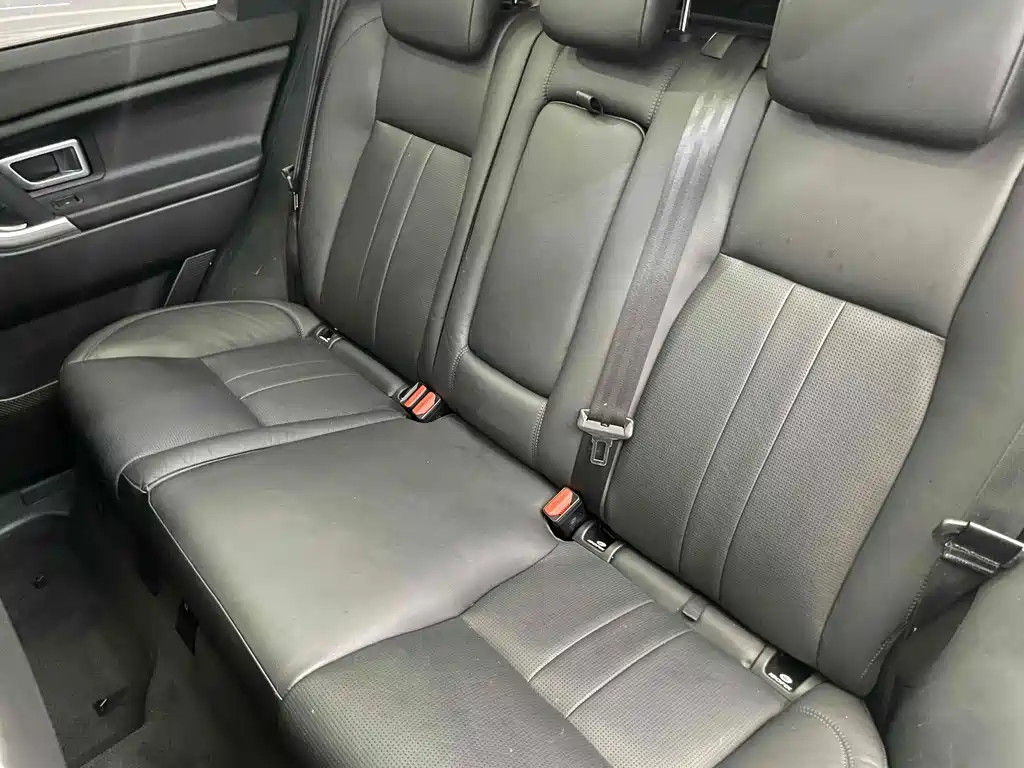 Land Rover Discovery Sport 2019 — фото 12
