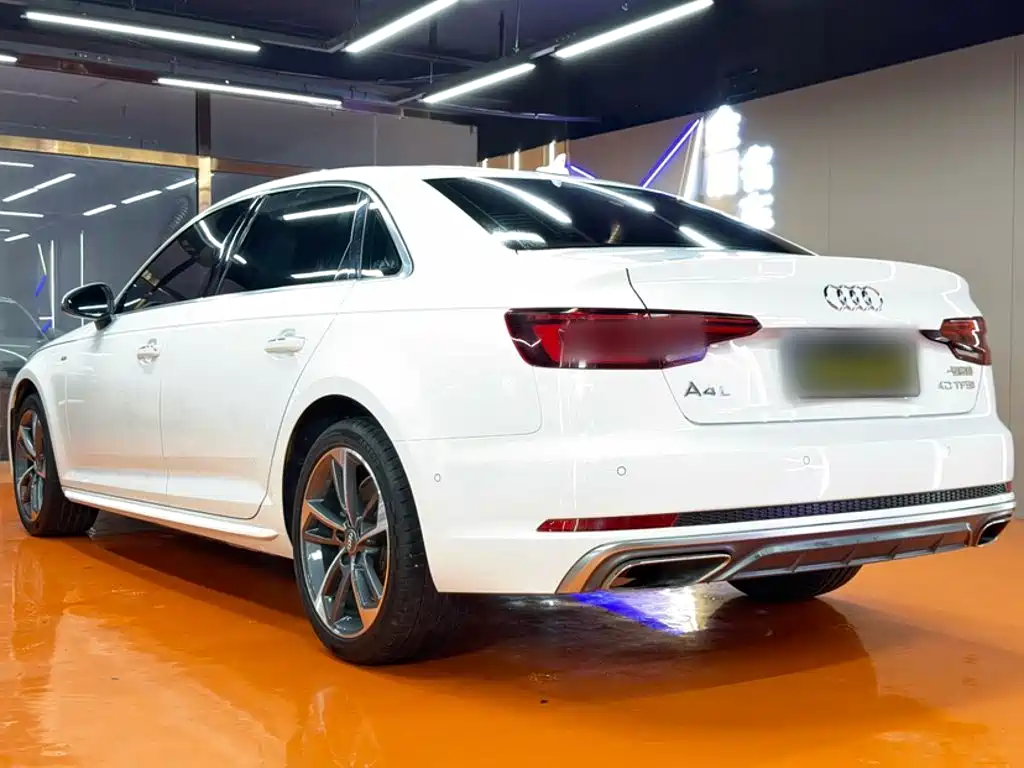 Audi A4L 2019 — фото 10