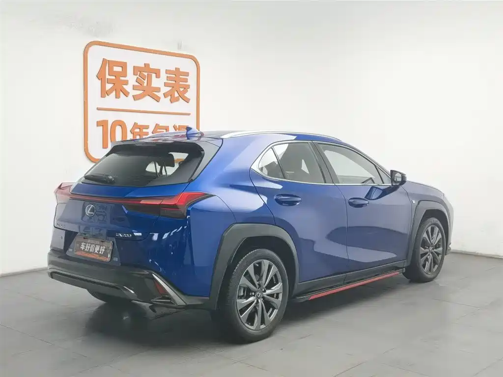 Lexus UX 2020 — фото 2