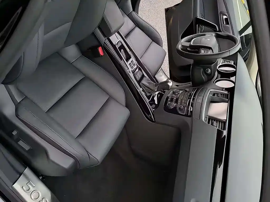 Peugeot 508 2015 — фото 11
