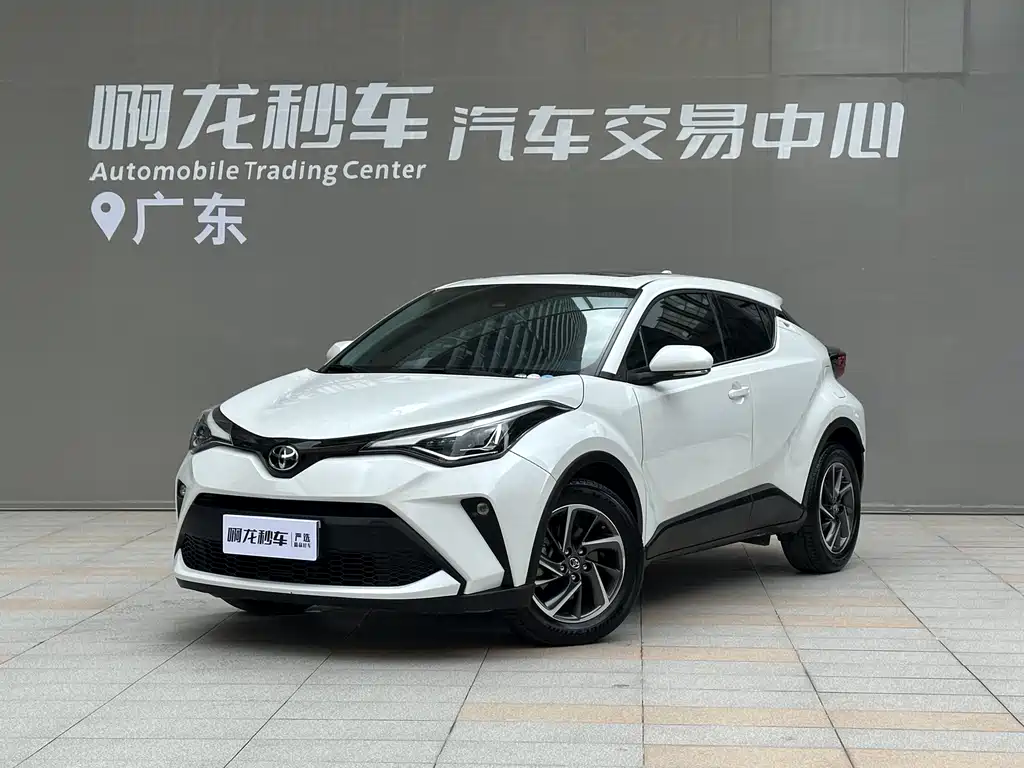 Toyota C-HR 2023 — фото 1