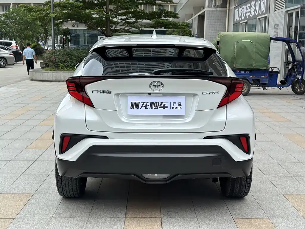 Toyota C-HR 2023 — фото 12