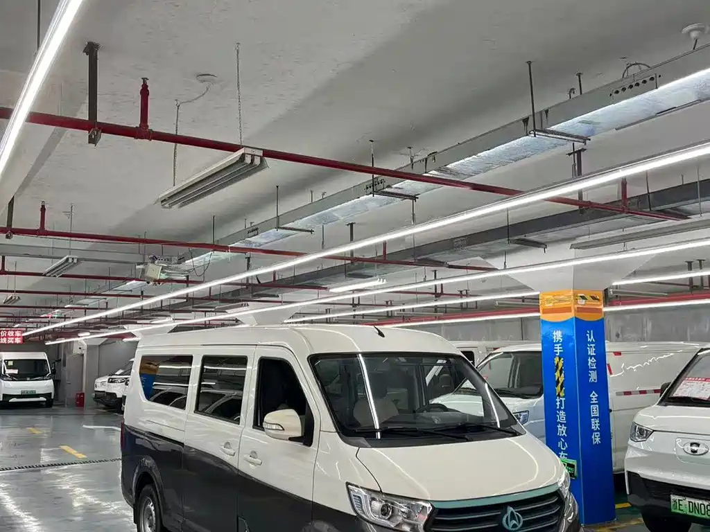 Changan Crossstar V5 EV 2024 — фото 3
