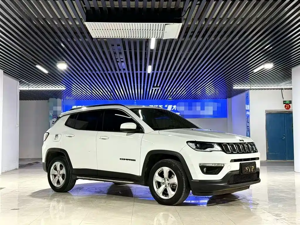 Jeep Compass 2018 — фото 8
