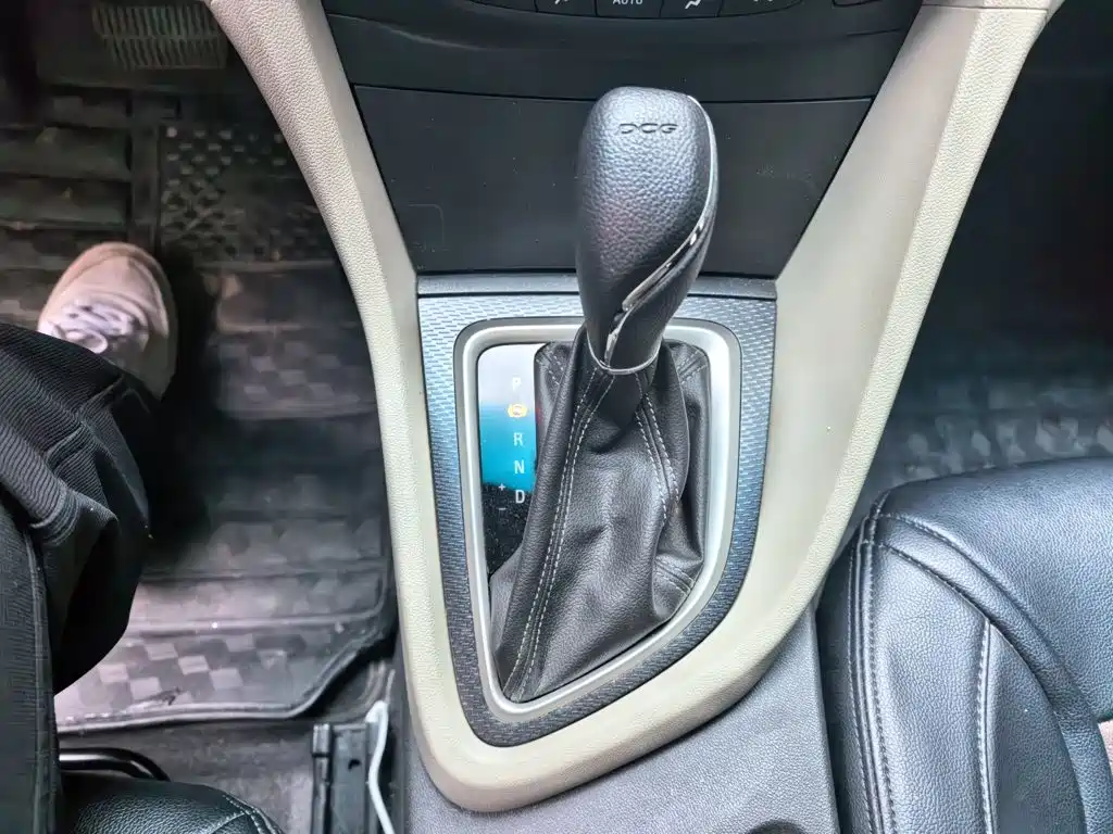 Buick Excelle 2020 — фото 10